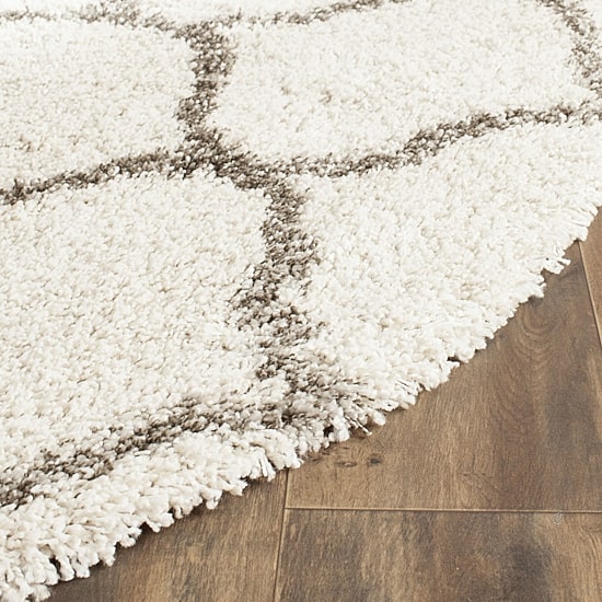 Safavieh Hudson Shag Collection Maria Geometric Round Area Rug