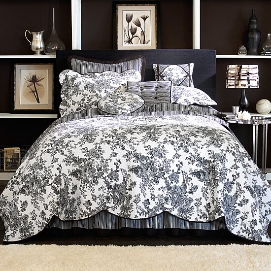 Toile Garden Quilt & Accessories