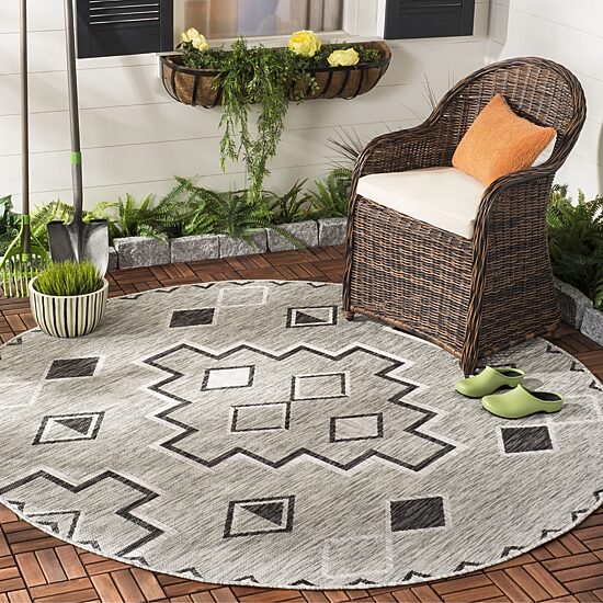 Safavieh Courtyard Collection Ambrose Geometric Indoor/Outdoor Round Area Rug