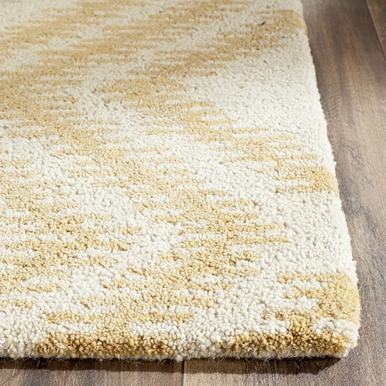 Safavieh Capri Collection Ronni Chevron Area Rug