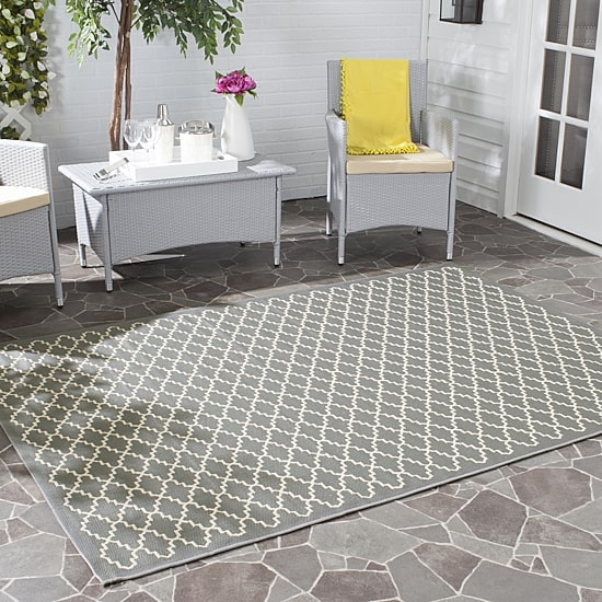 Safavieh Courtyard Collection Bora Geometric Indoor/Outdoor Area Rug