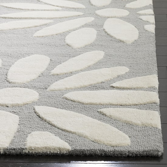 Safavieh Kids Collection Maras Floral Area Rug