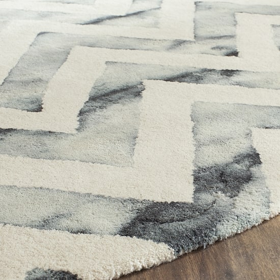 Safavieh Dip Dye Collection Ronnie Chevron Round Area Rug