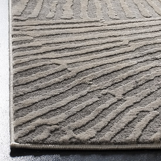 Safavieh Meadow Collection Elyse Geometric Area Rug