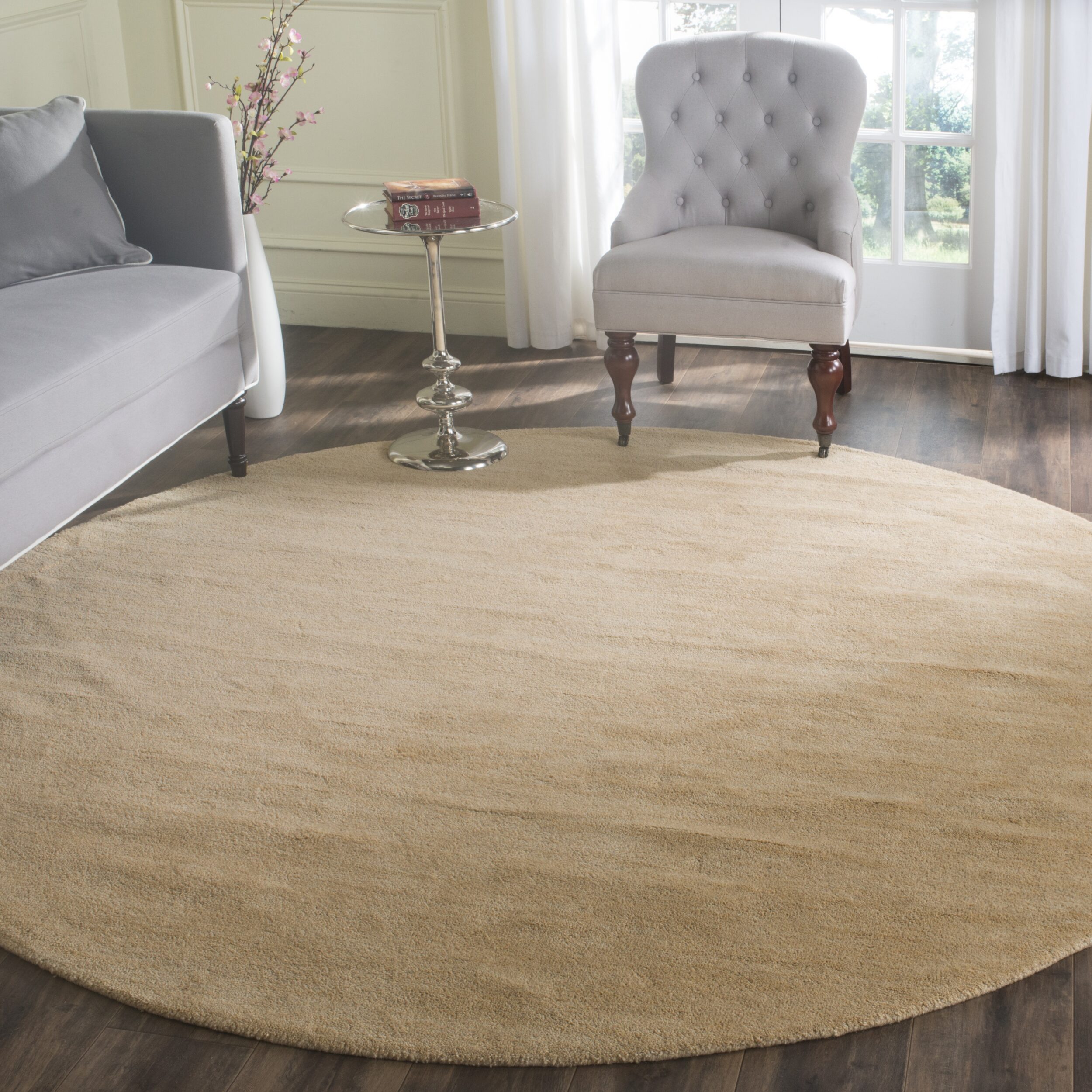 Safavieh Himalaya Collection Leptis Solid Round Area Rug