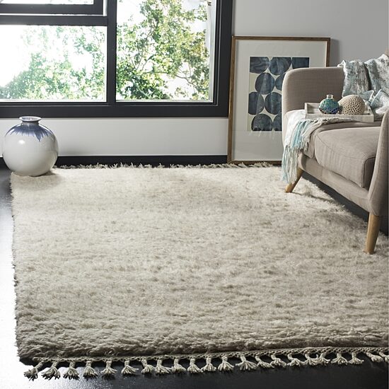 Safavieh Casablanca Collection Medici Solid Area Rug