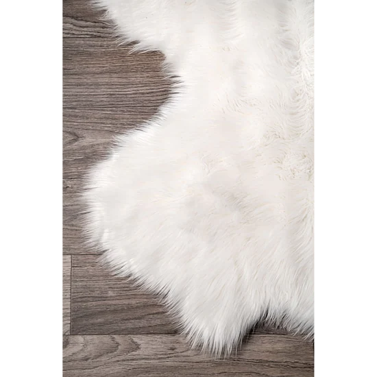 nuLoom Deonna Faux Sheepskin Sexto Shaggy Rectangular Accent Rug