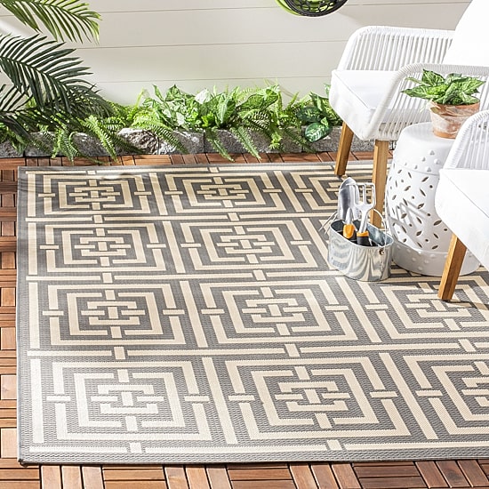 Safavieh Courtyard Collection Varvara Geometric Indoor/Outdoor Square Area Rug