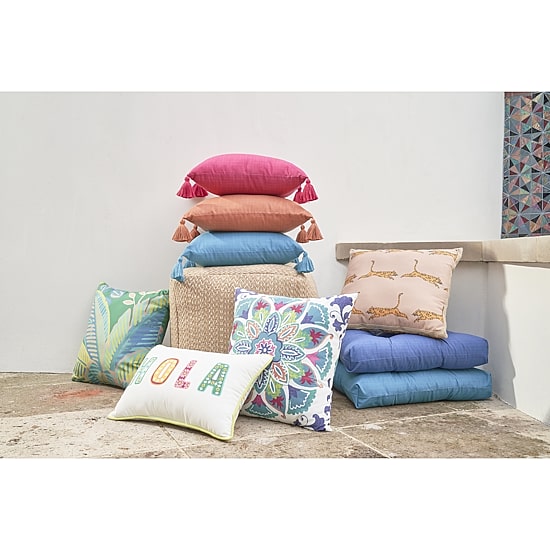 Distant Lands 18x18 Tufted Square Throw Pillow
