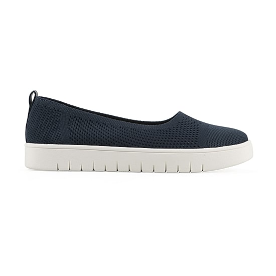 White Mountain Naveen Womens Almond Closed Toe Slip-On Shoe