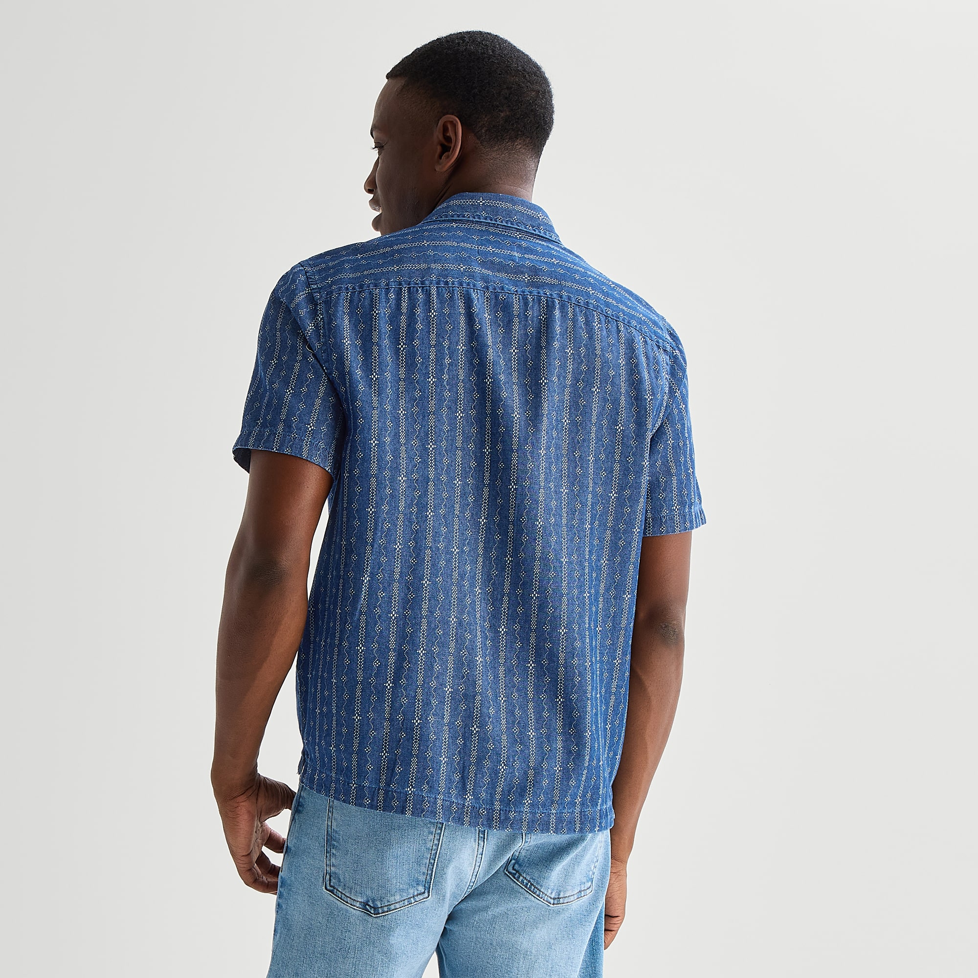 mutual weave Mens Short Sleeve Classic Fit Button-Down Shirt