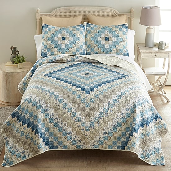 Donna Sharp Blue Diamond Floral Easy Care Quilt Set