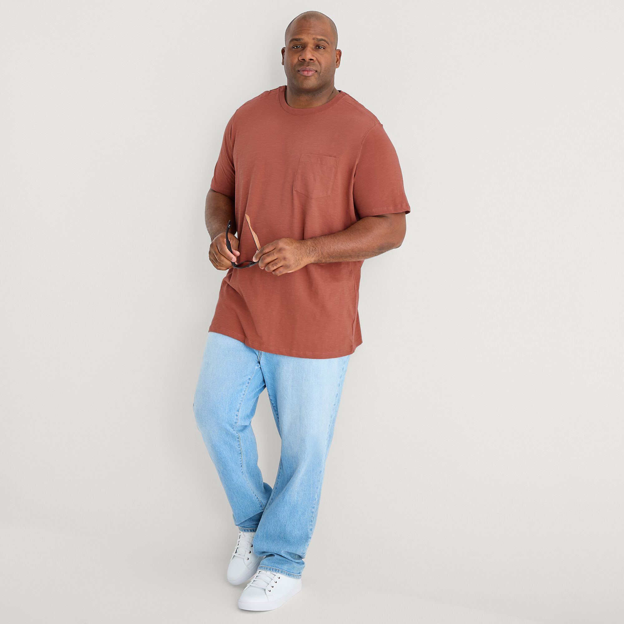mutual weave Mens Easy-on + Easy-off Crew Neck Short Sleeve Adaptive Big and Tall T-Shirt