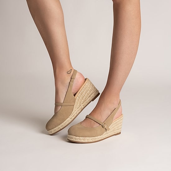 Journee Collection Womens Asmyna Espadrille Wedge Sandals