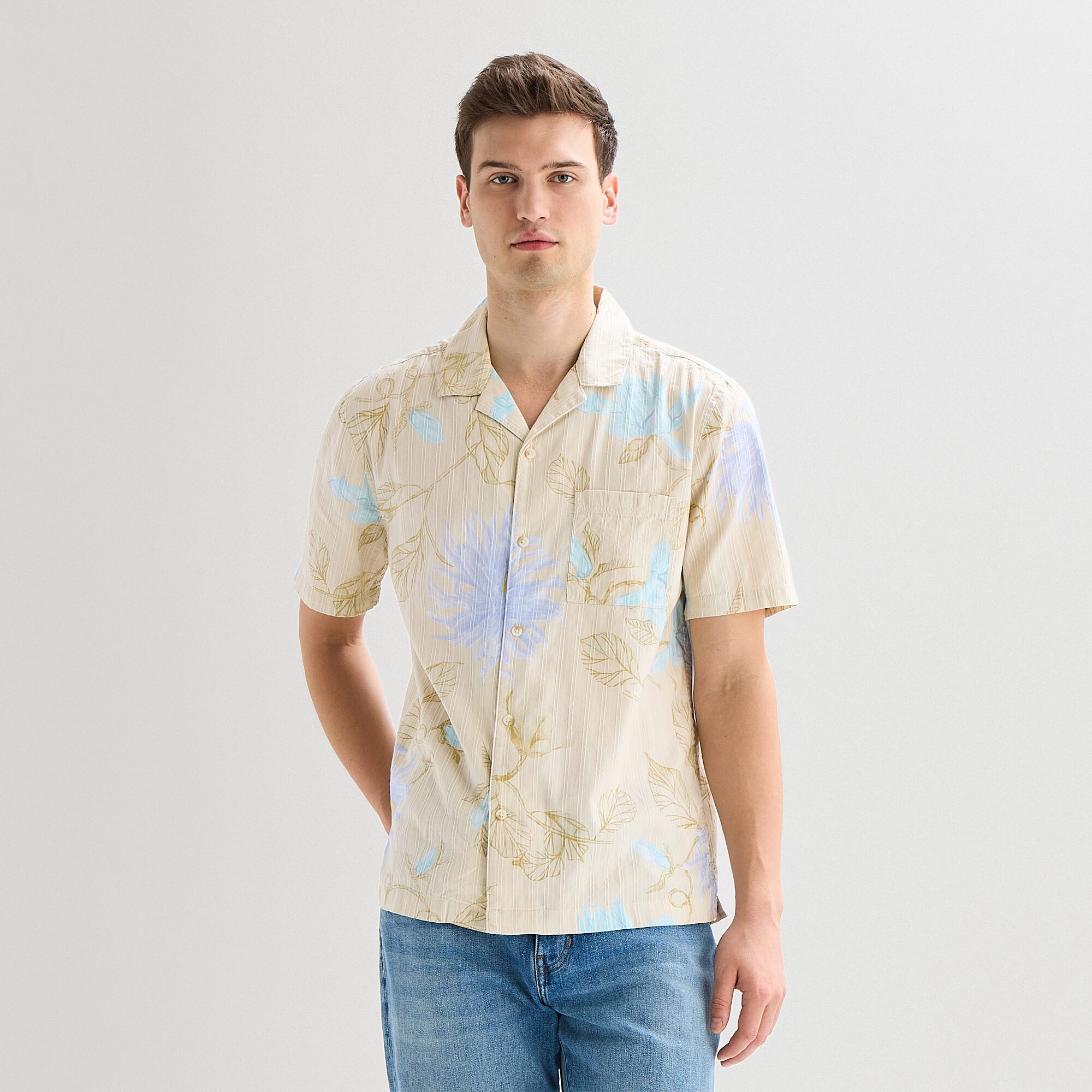 mutual weave Mens Short Sleeve Camp Shirt