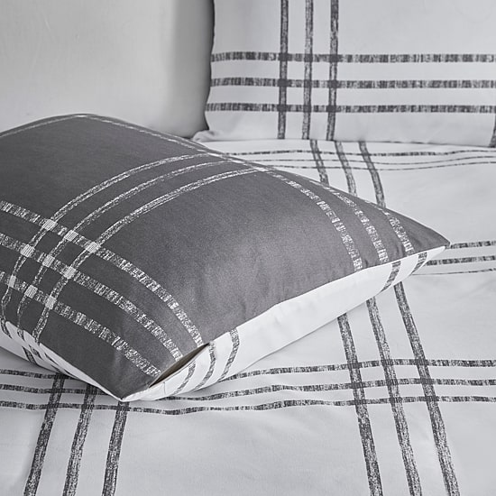 Intelligent Design Plaid Midweight Reversible Down Alternative Comforter Set