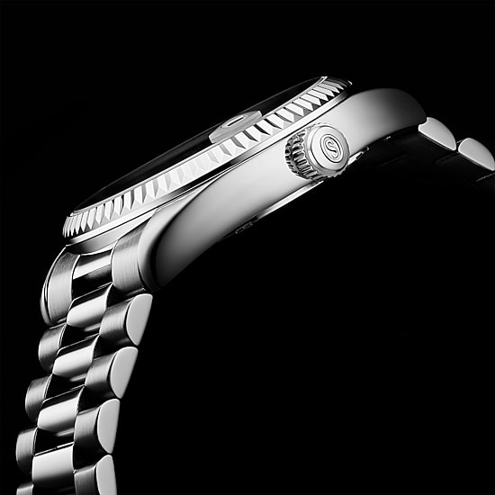Stuhrling Mens Silver Tone Stainless Steel Bracelet Watch 4070.2