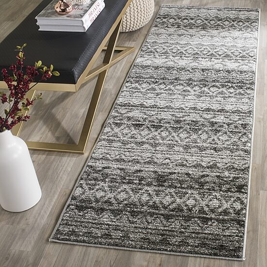 Safavieh Tomas Geometric Area Rug