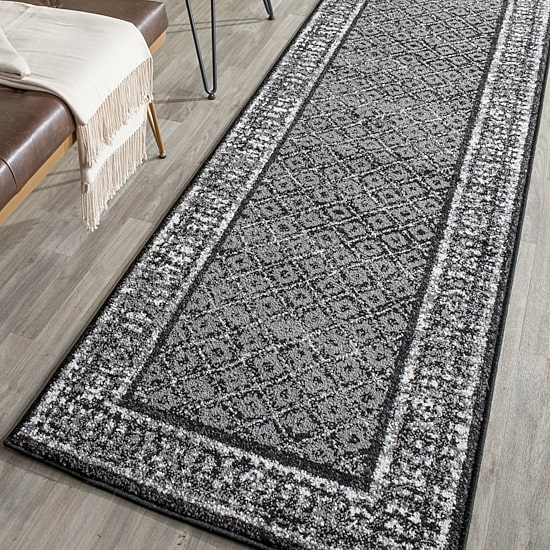 Safavieh Vanessa Floral Area Rug