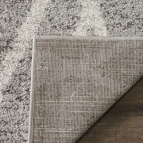 Safavieh Faye Geometric Area Rug