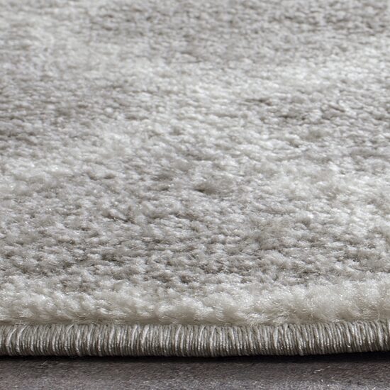 Safavieh Beverley Geometric Area Rug