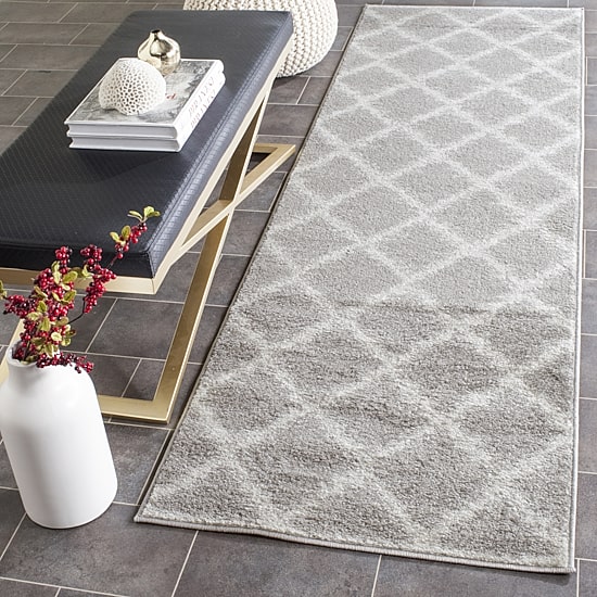 Safavieh Beverley Geometric Area Rug