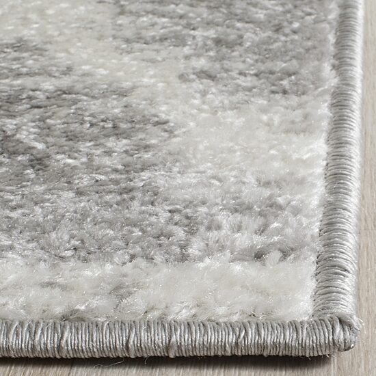Safavieh Beverley Geometric Area Rug