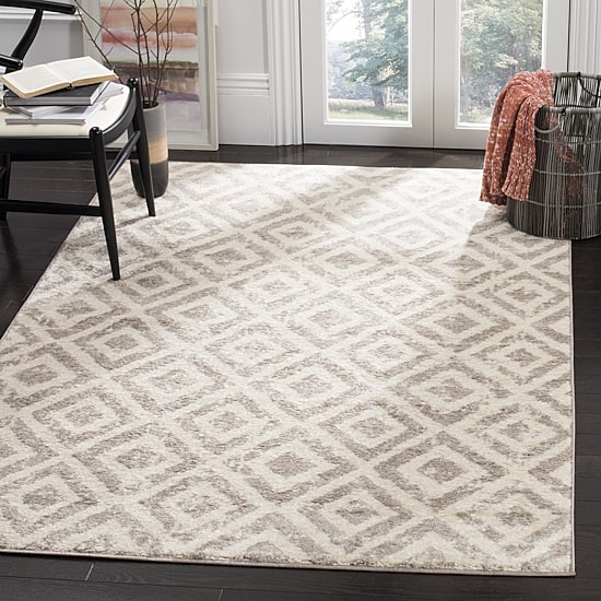 Safavieh Casey Geometric Area Rug