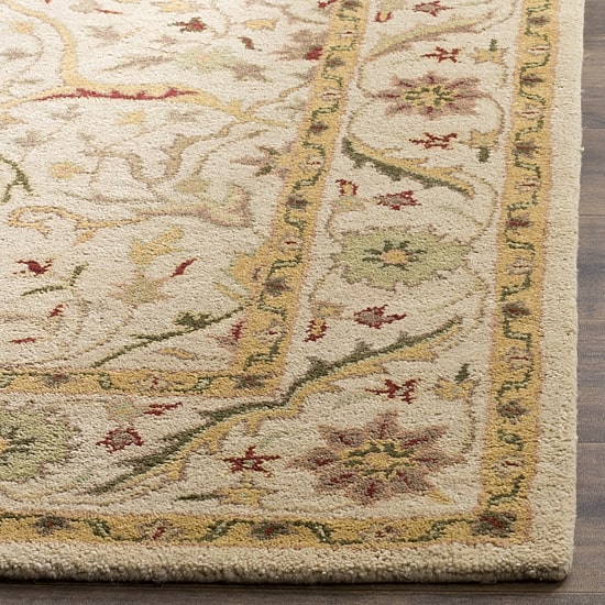 Safavieh Jaime Traditional Area Rug