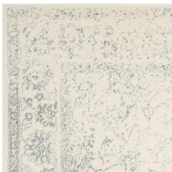 Safavieh Neeha Floral Area Rug