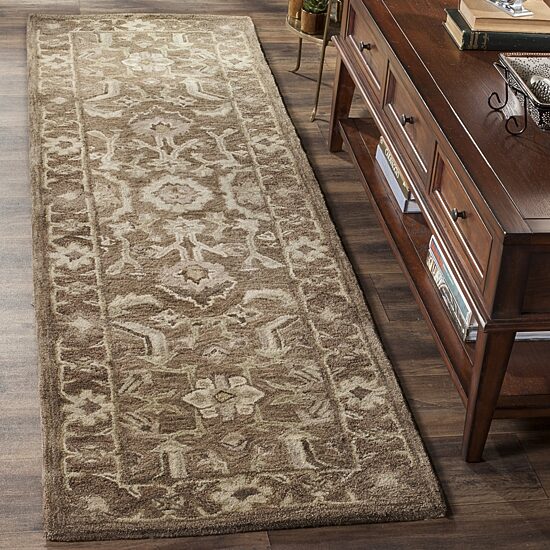 Safavieh Jeneka Traditional Area Rug