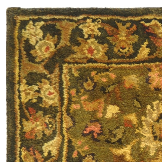 Safavieh Lolicia Traditional Area Rug