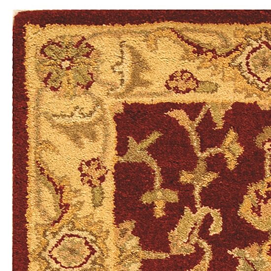 Safavieh Rishika Traditional Area Rug