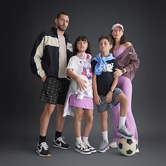 Nike Big Kid Unisex Crew Neck Short Sleeve Regular Fit Graphic T-Shirt