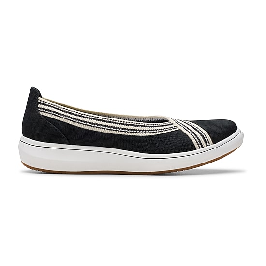 Clarks Cloudsteppers Breezesky Air Womens Round Closed Toe Slip-On Shoe