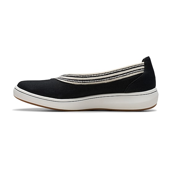 Clarks Cloudsteppers Breezesky Air Womens Round Closed Toe Slip-On Shoe