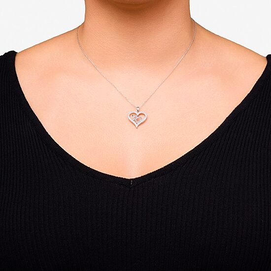 Diamonart Womens White Cubic Zirconia Sterling Silver Heart 18 Inch Pendant Necklace