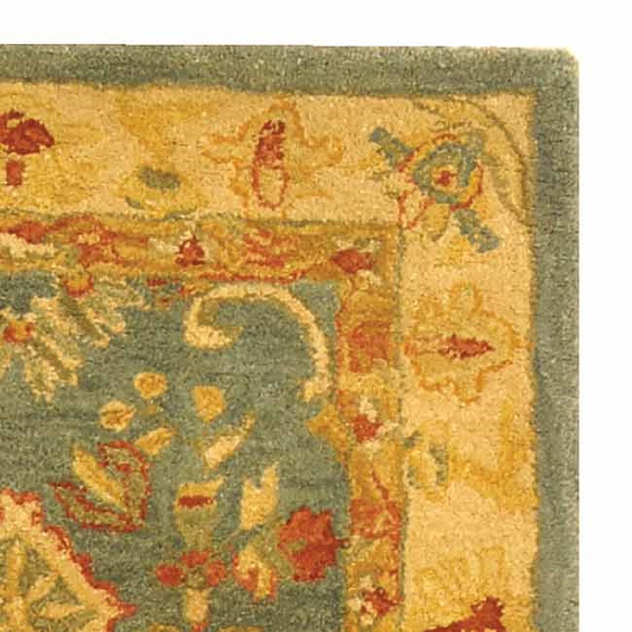 Safavieh Wilfreda Traditional Area Rug