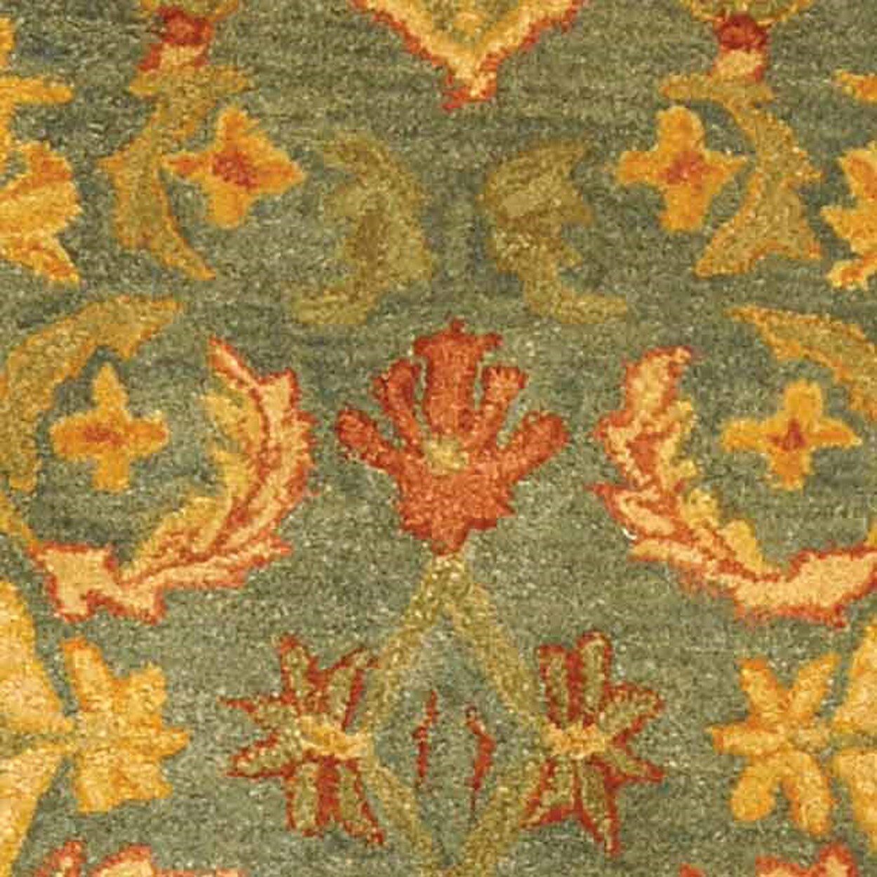 Safavieh Wilfreda Traditional Area Rug