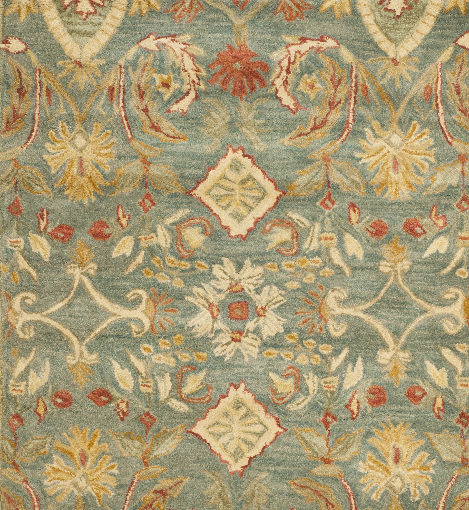 Safavieh Wilfreda Traditional Area Rug