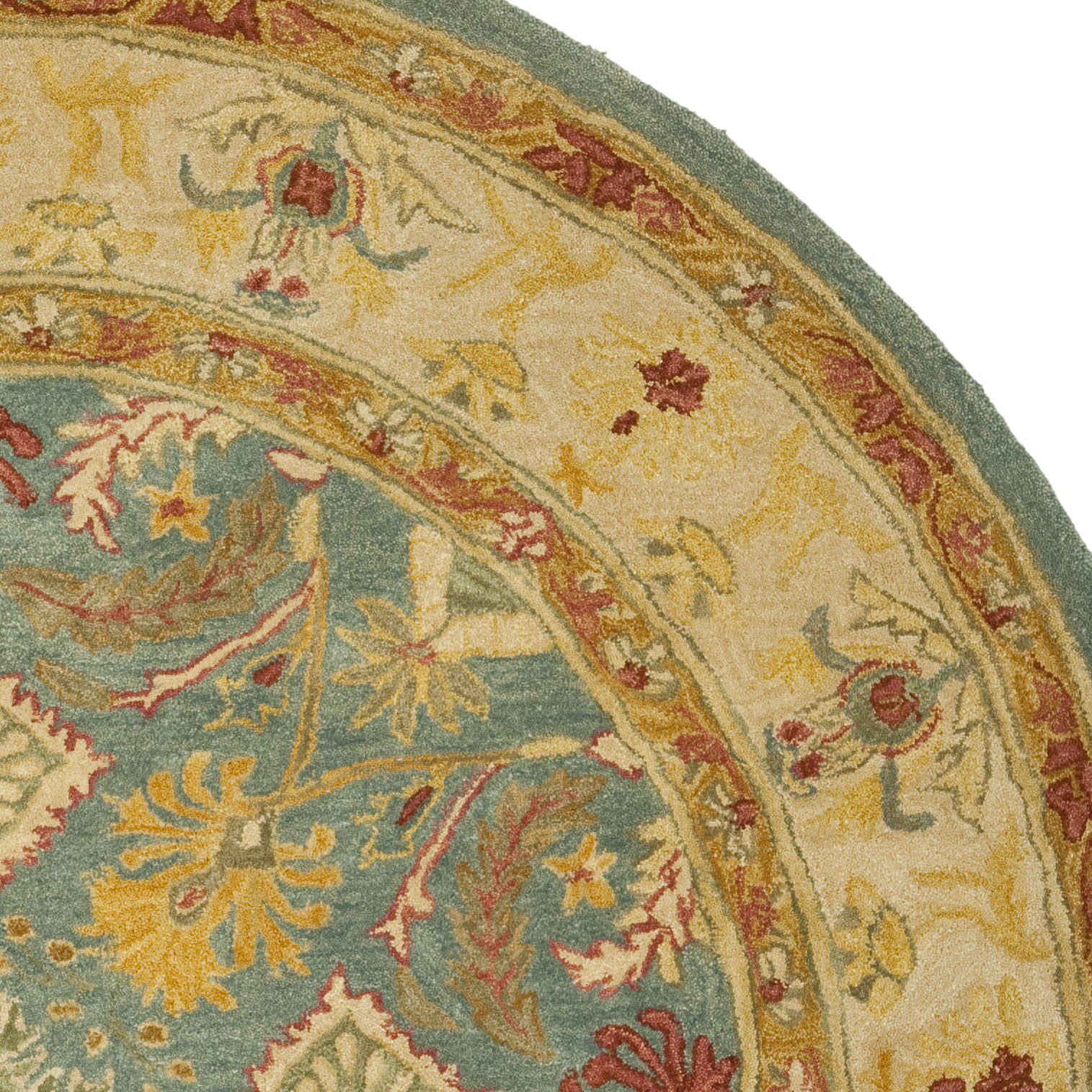 Safavieh Wilfreda Traditional Area Rug