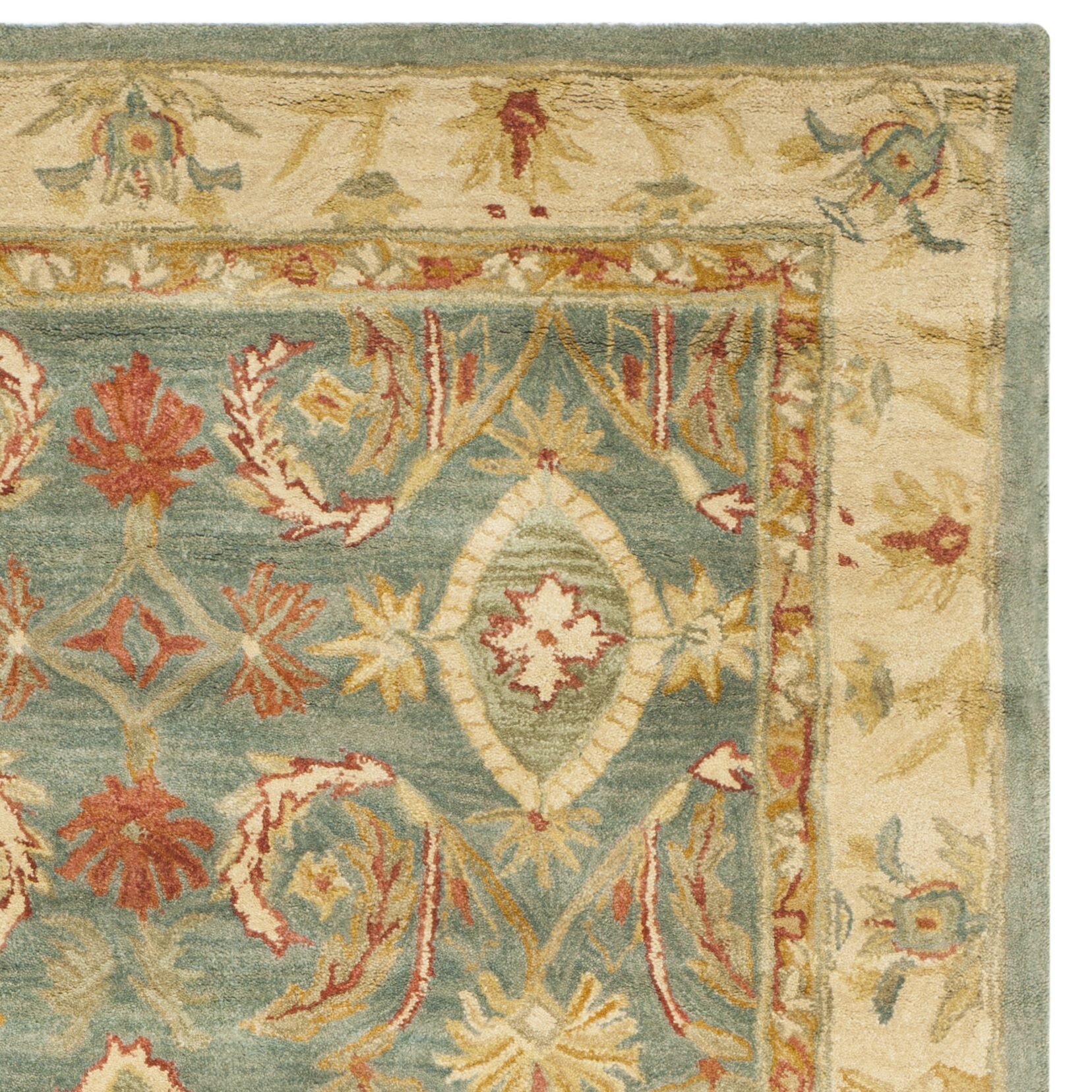 Safavieh Wilfreda Traditional Area Rug