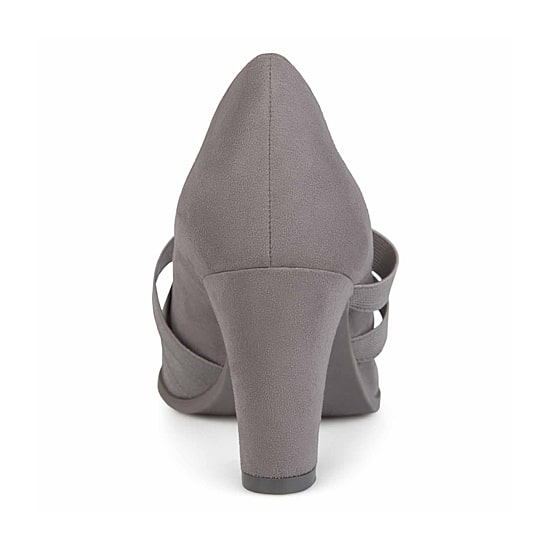 Journee Collection Loren Womens Round Closed Toe Stacked Heel Pumps