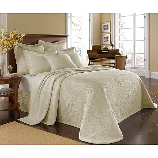 Historic Charleston Collection™ King Charles Matelassé Bedspread