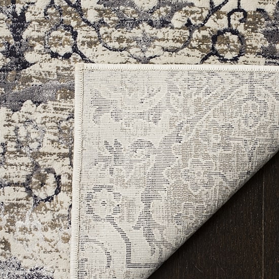 Safavieh Briella Traditional Area Rug