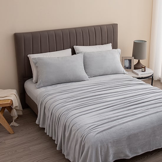 Linery Solid Velvet Plush Fleece Wrinkle Resistant Sheet Set