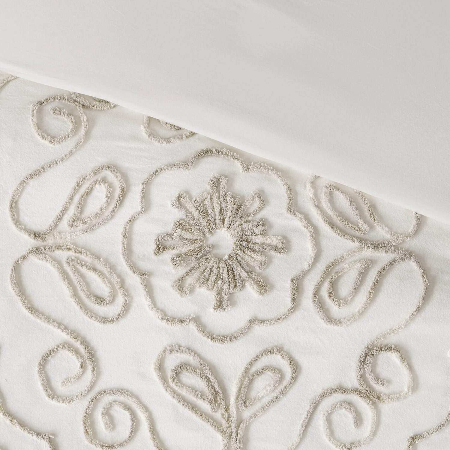 Madison Park Juliana 3 Piece Tufted Cotton Chenille Coverlet Set
