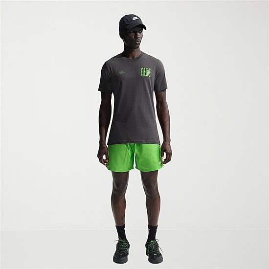 Nike Mens Crew Neck Short Sleeve Classic Fit Graphic T-Shirt