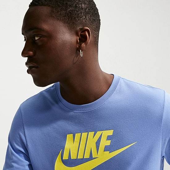 Nike Mens Crew Neck Short Sleeve Classic Fit Graphic T-Shirt