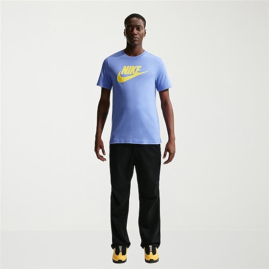 Nike Mens Crew Neck Short Sleeve Classic Fit Graphic T-Shirt